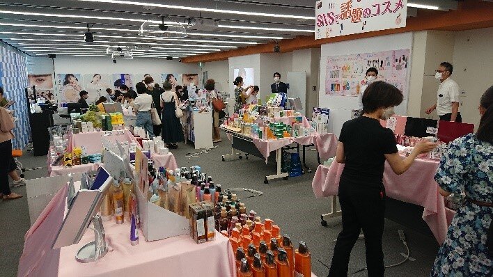 地域の企業にもご協力いただいた韓国コスメの販売